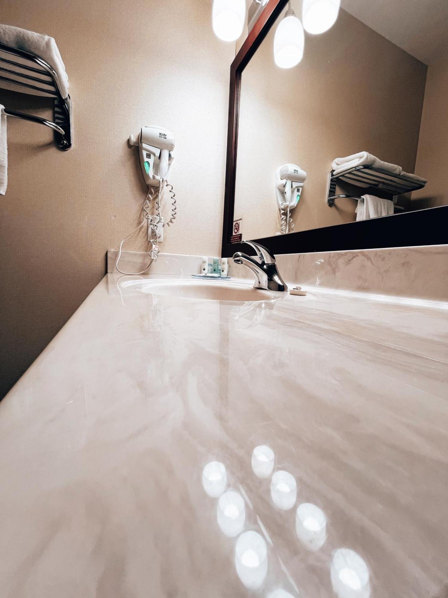 Quality Inn & Suites Hinton Luaran gambar